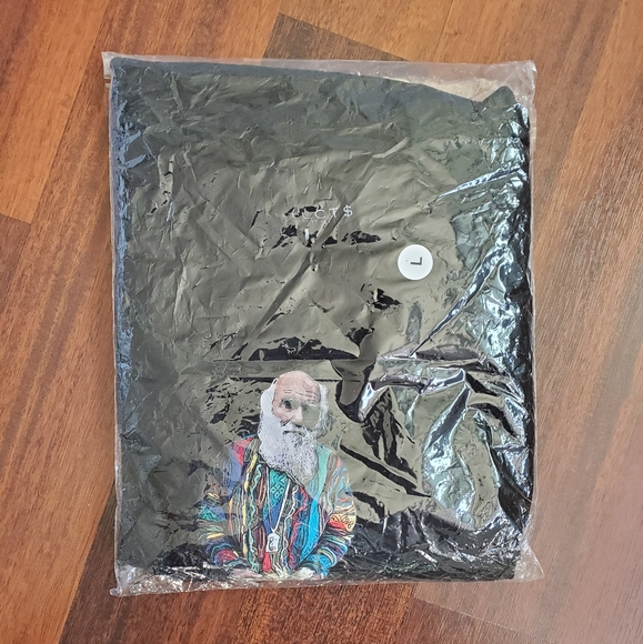 Intlcts "Christopher Darwin" T-Shirt - Picture 4 of 4